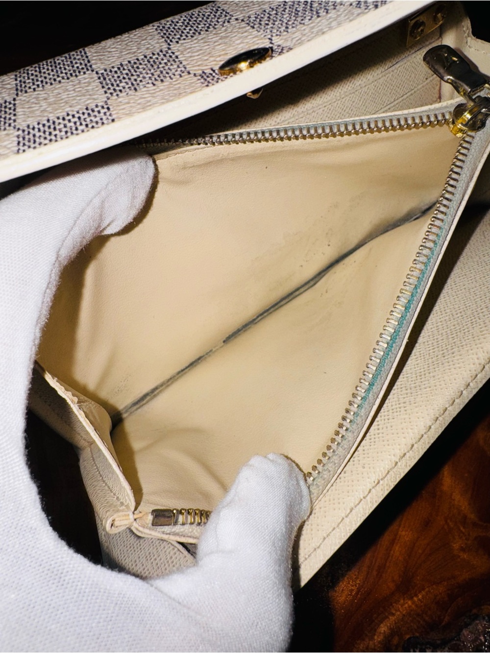 Louis Vuitton DAMIER AZUR White, Sarah wallet converted Crossbody vintage 2010 - Picture 12 of 17